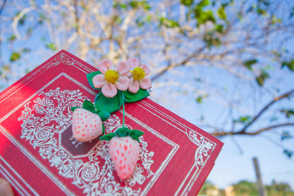 [Pack of 10] Whimsy Clip of the Strawberry Court (Unscented hair clip)