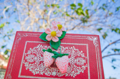 [Pack of 10] Whimsy Clip of the Strawberry Court (Unscented hair clip)