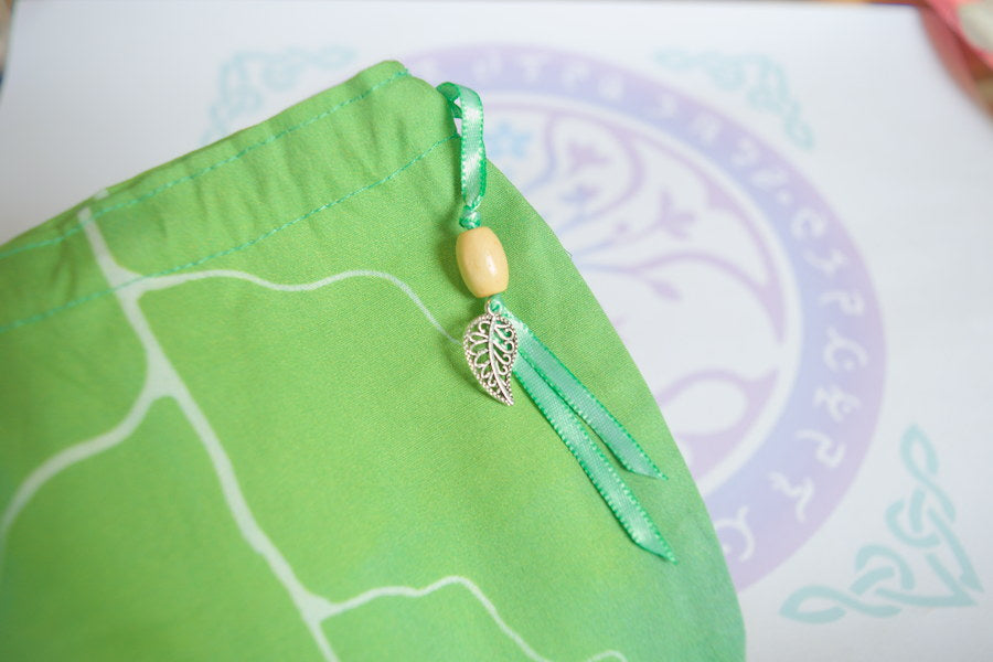Leafling Satchels of the Verdant Realms ~ Leaf Style Drawstring Bags